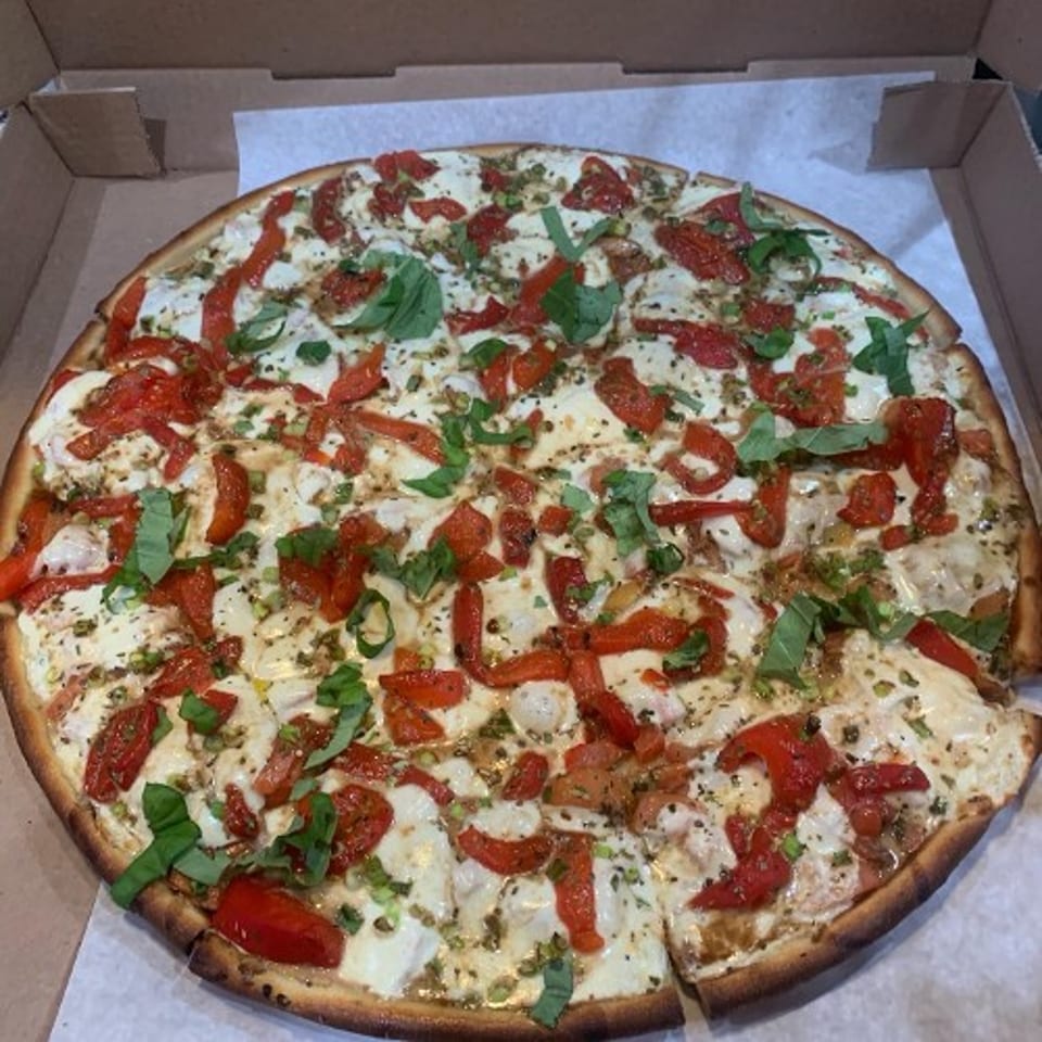Caprese Pizza: A Fresh Italian Delight