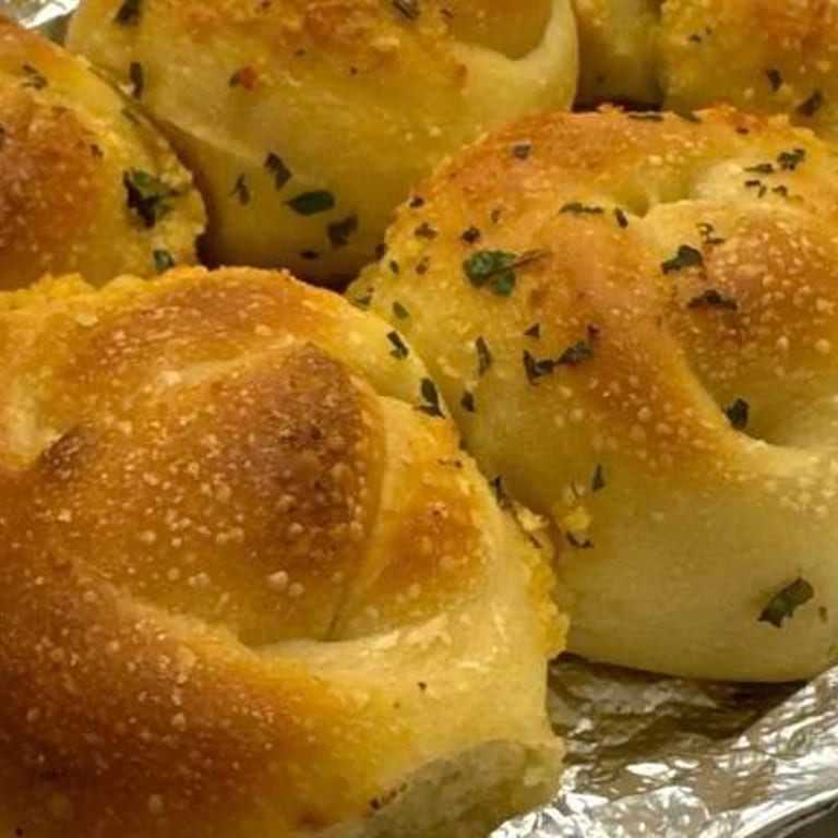 Delicious Garlic Knots